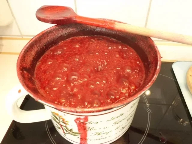 Aufstrich, süß: Brombeermarmelade mit Schwarzbier und Schokolade - Rezept - Bild Nr. 4