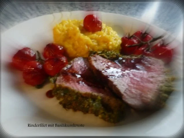 Rinderfilet mit Basilikumkruste,Safranrisotto und Balsamico-Tomaten - Rezept