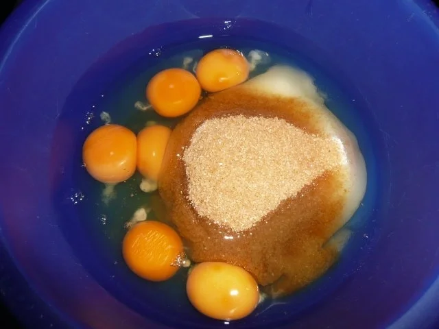 Rübli - Kuchen auch bekannt als Karotten - Nuss - Kuchen - Rezept - Bild Nr. 3