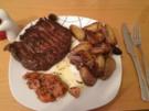 Zartes Rinder Entrecôte mit Buttermöhren und Ofenschalotten/Kartoffeln - Rezept