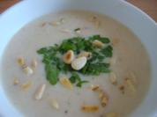 feine Biersuppe mit gerösteten Pinienkernen, fein abgestimmt mit Zimt und Muskat - Rezept
