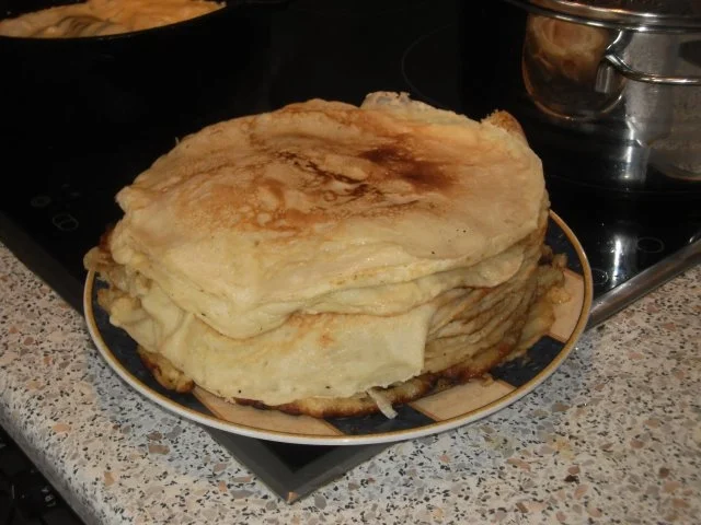 Rezept: Pfannkuchenberg mit Wurst-Champignonfüllung Bild Nr. 6 Pfannkuchenberg mit Wurst-Champignonfüllung - Rezept - Bild Nr. 6