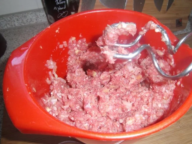 Kalbsfrikadellen mit Krabben/Garnelen gefüllt - Rezept - Bild Nr. 5