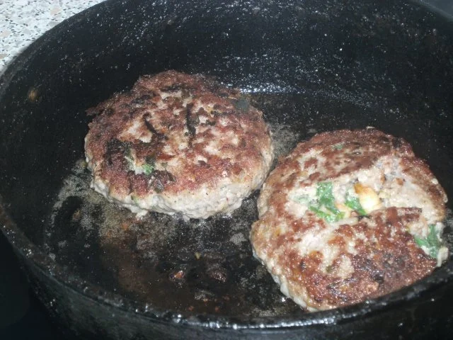 Kalbsfrikadellen mit Krabben/Garnelen gefüllt - Rezept