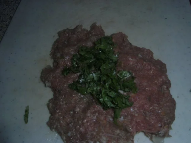 Kalbsfrikadellen mit Krabben/Garnelen gefüllt - Rezept - Bild Nr. 7