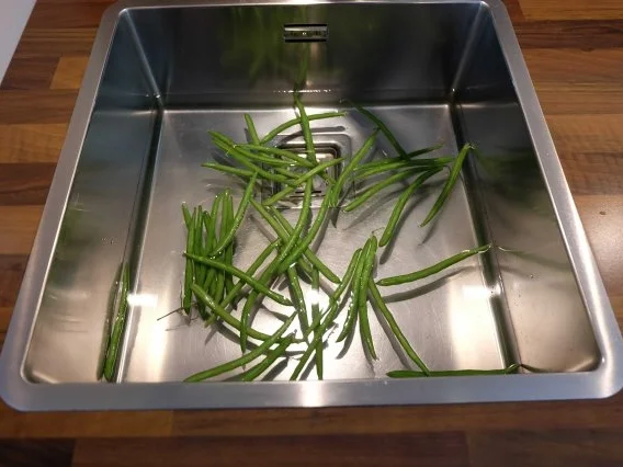 Gepökeltes und geräuchertes Schweinefilet mit Kartoffel-spalten und Speck-Böhnchen - Rezept - Bild Nr. 10