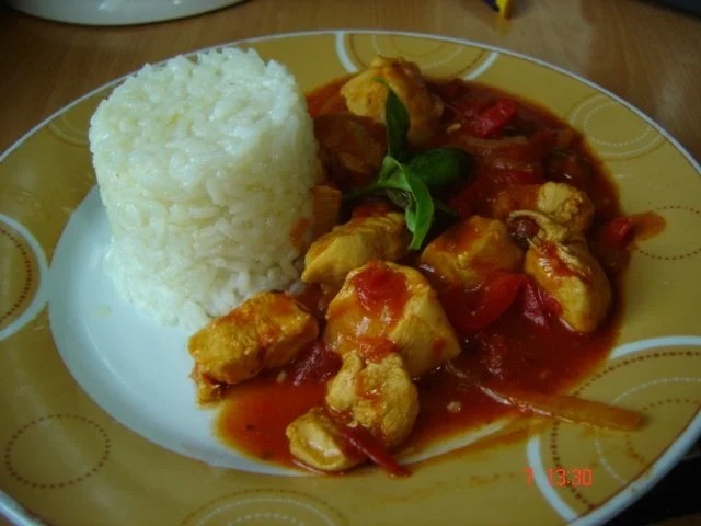 Hähnchen-Paprika-Gulasch - Rezept