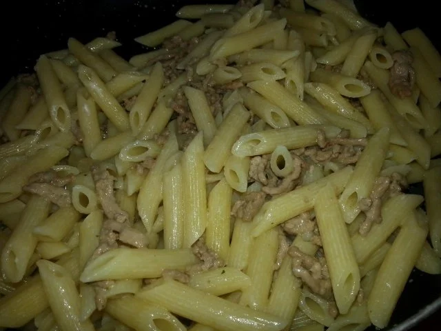 Nudeln mit Hack-Sahne-Sauce - Rezept