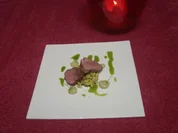 Kalbsfilet mit Anislack an Avocado-Ananas-Salsa mit Avocadocreme und Basilikumöl - Rezept