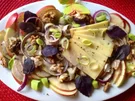 Rezept: Apfel-Porreesalat mit Walnüssen, Käse und Joghurtdressing Apfel-Porreesalat mit Walnüssen, Käse und Joghurtdressing - Rezept
