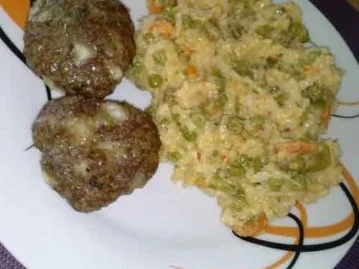 Rezept: Kräuterfrikadellen mit Gemüserisotto Kräuterfrikadellen mit Gemüserisotto - Rezept