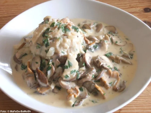 Rahmschwammerl mit Semmelknödel - Rezept