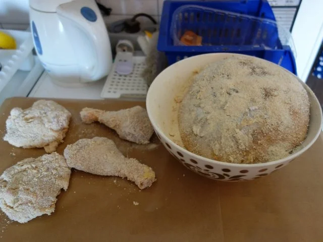 Rezept: Hendlhaxn - Hühnerkeule paniert, garniert mit Parasolpilz Bild Nr. 8 Hendlhaxn - Hühnerkeule paniert, garniert mit Parasolpilz - Rezept - Bild Nr. 8