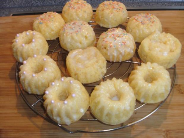 Zitronenmuffins mit Butter und Zucker
