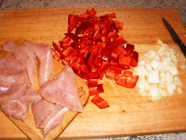 Putenbrust mit Erdnuss- Paprikasoße - Rezept - Bild Nr. 3