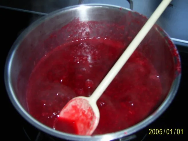 Dessert: Köstliche Waffeln mit warmen Himbeerpüree - Rezept - Bild Nr. 2