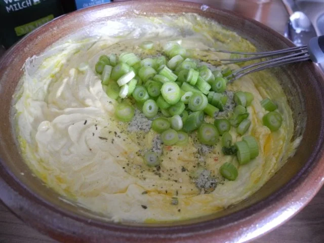 Rezept: Budwig - Quark mit Gurken und Frühlingszwiebeln dazu Pellkartoffeln und Brokkoli Bild Nr. 6 Budwig - Quark mit Gurken und Frühlingszwiebeln dazu Pellkartoffeln und Brokkoli - Rezept - Bild Nr. 6