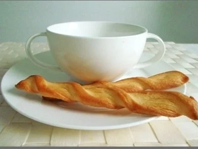 Butternut Kürbis Cremesuppe mit karamellisiertem Apfel, Pinienkernen und Gebäckstangen daz - Rezept - Bild Nr. 14