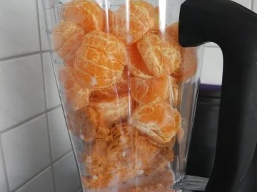 Rezept: Smoothie : Eiskalter Karotten - Mandarinen Smoothie Bild Nr. 3 Smoothie : Eiskalter Karotten - Mandarinen Smoothie - Rezept - Bild Nr. 3