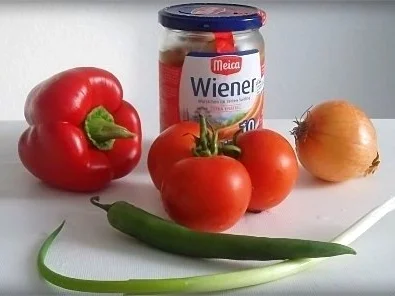 Rezept: Wiener Würstchen Gulasch mit raffiniertem Nori-Reis Bild Nr. 4 Wiener Würstchen Gulasch mit raffiniertem Nori-Reis - Rezept - Bild Nr. 4