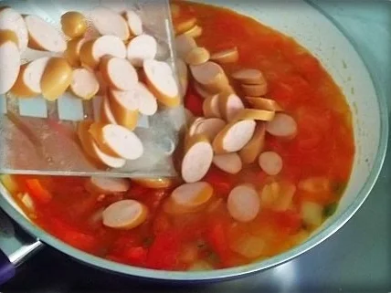 Rezept: Wiener Würstchen Gulasch mit raffiniertem Nori-Reis Bild Nr. 13 Wiener Würstchen Gulasch mit raffiniertem Nori-Reis - Rezept - Bild Nr. 13