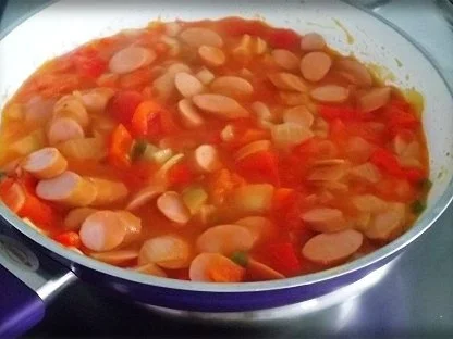 Rezept: Wiener Würstchen Gulasch mit raffiniertem Nori-Reis Bild Nr. 14 Wiener Würstchen Gulasch mit raffiniertem Nori-Reis - Rezept - Bild Nr. 14