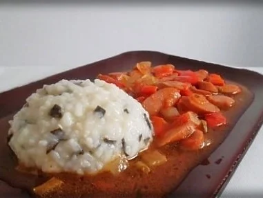 Rezept: Wiener Würstchen Gulasch mit raffiniertem Nori-Reis Bild Nr. 23 Wiener Würstchen Gulasch mit raffiniertem Nori-Reis - Rezept - Bild Nr. 23