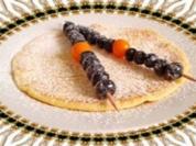 Pfannkuchen mit Heidelbeeren - Physalis -Spieße - Rezept