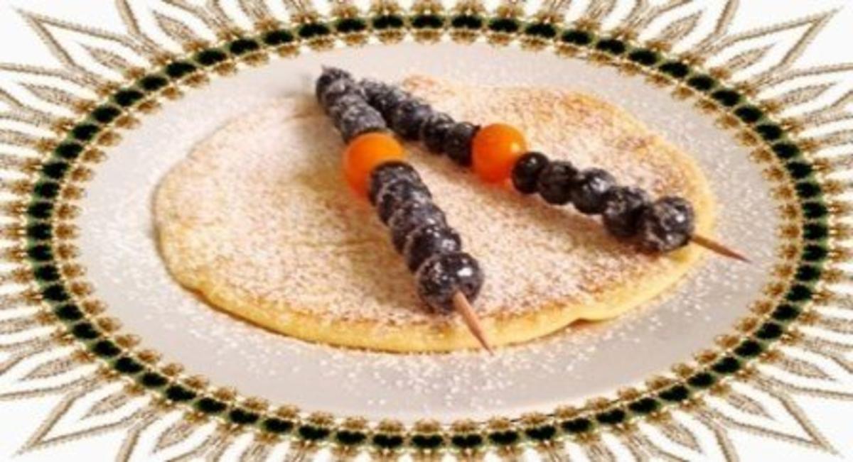 Bilder für Pfannkuchen mit Heidelbeeren - Physalis -Spieße - Rezept