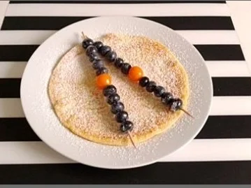 Pfannkuchen mit Heidelbeeren - Physalis -Spieße - Rezept - Bild Nr. 2