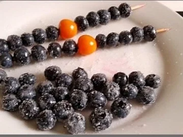 Pfannkuchen mit Heidelbeeren - Physalis -Spieße - Rezept - Bild Nr. 10