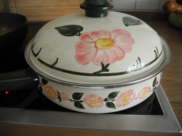 Seitan in Zwiebeln gebraten mit Tomatensoße an Dinkel-Penne - Rezept - Bild Nr. 6