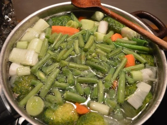 falsches "Giouvetsi" quer duch´n Garten ! - Rezept - Bild Nr. 7