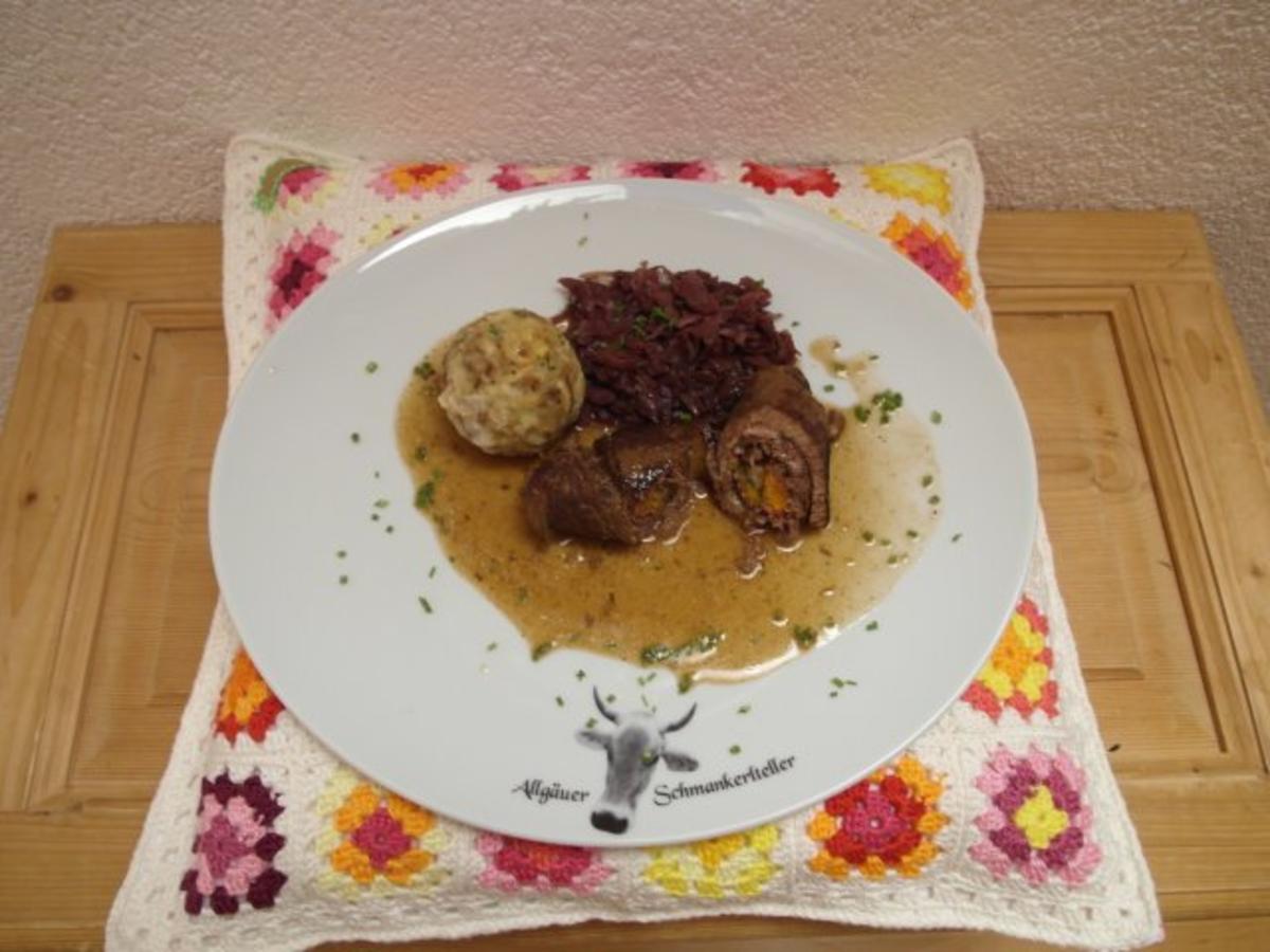 Schumpen- Roulade mit Brezenknödel und Blaukraut - Rezept By Das
perfekte Dinner