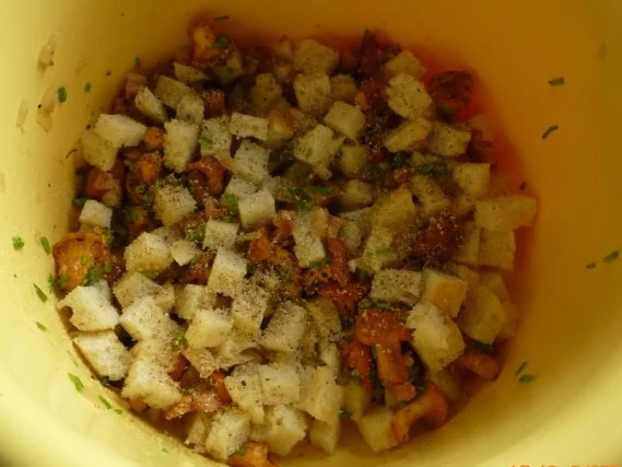 Rezept: Pfifferlingsknödel Bild Nr. 3 Pfifferlingsknödel - Rezept - Bild Nr. 3