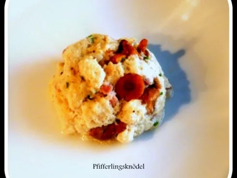 Rezept: Pfifferlingsknödel Pfifferlingsknödel - Rezept