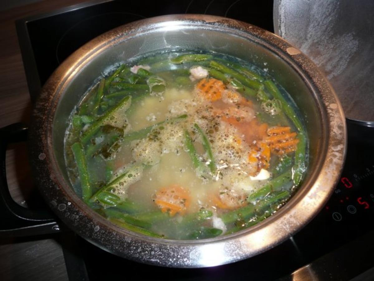 Grüne Bohnen  Suppe, mit Speckwürfel . - Rezept - Bild Nr. 3