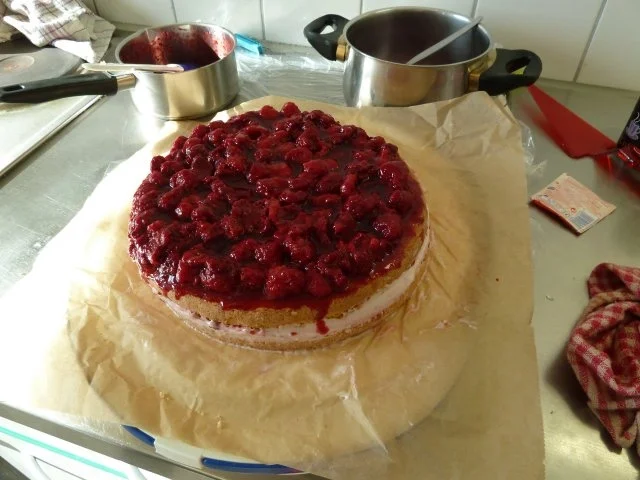 Himbeer-Schicht-Torte mit Schokoraspeln - Rezept - Bild Nr. 6