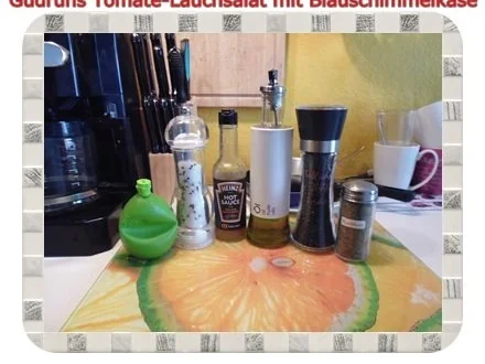 Salat: Tomate-Lauch-Salat mit Blauschimmelkäse - Rezept - Bild Nr. 6