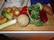 Wieder Gemüsesuppe; Hälfte püriert für Brühe; - Rezept