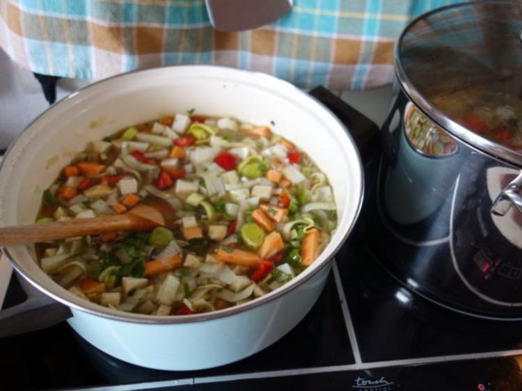 Wieder Gemüsesuppe Hälfte püriert für Brühe - einfach - 7 kcal/100g