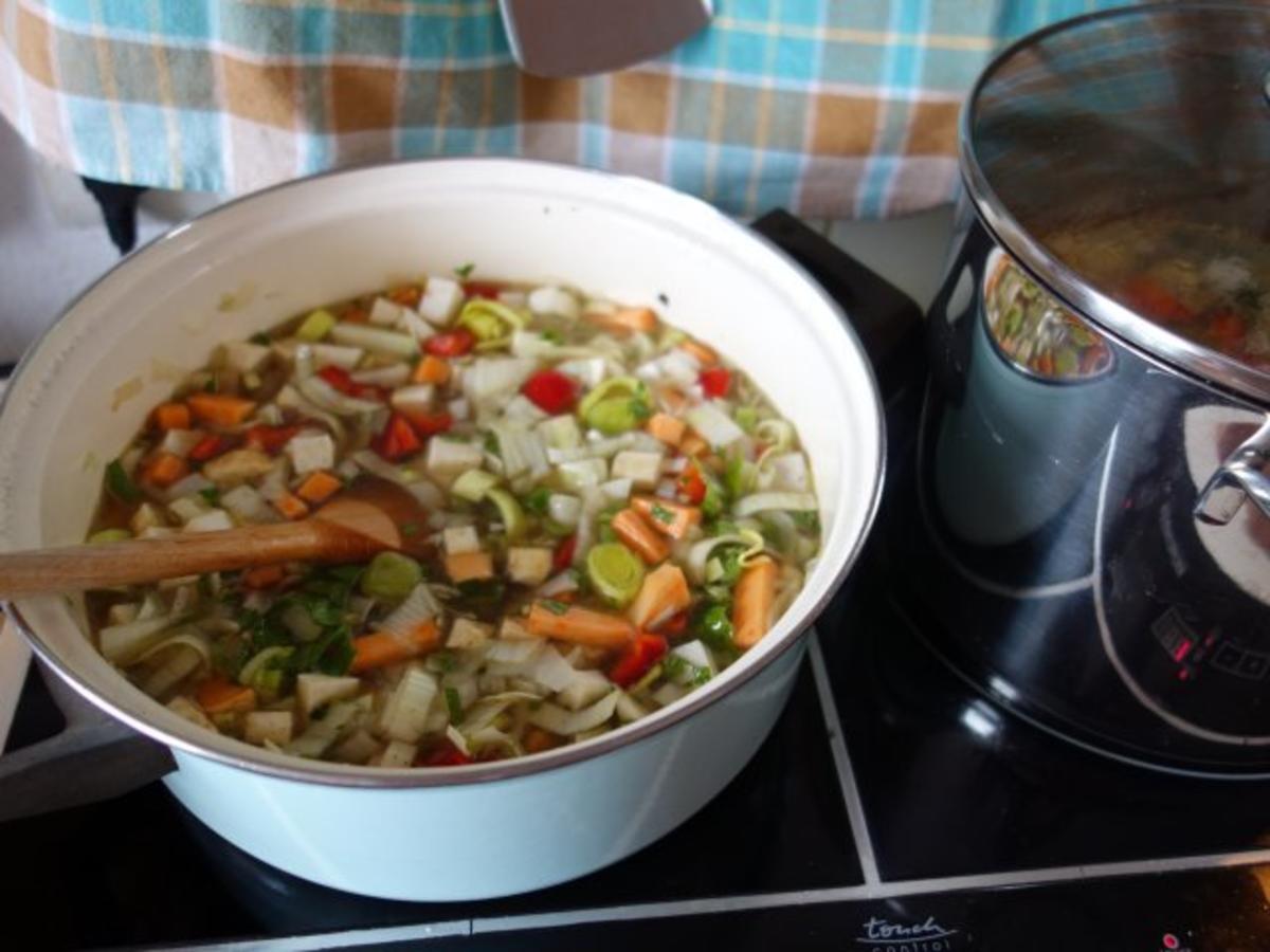 Wieder Gemüsesuppe; Hälfte püriert für Brühe; - Rezept - kochbar.de