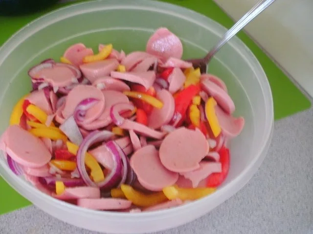 Rezept: Wurstsalat (wie wir ihn mögen!) Bild Nr. 2 Wurstsalat (wie wir ihn mögen!) - Rezept - Bild Nr. 2