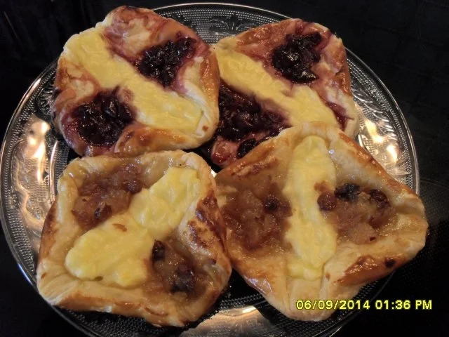 Blätterteig-Kopenhagener mit Pudding und Konfitüre - Rezept