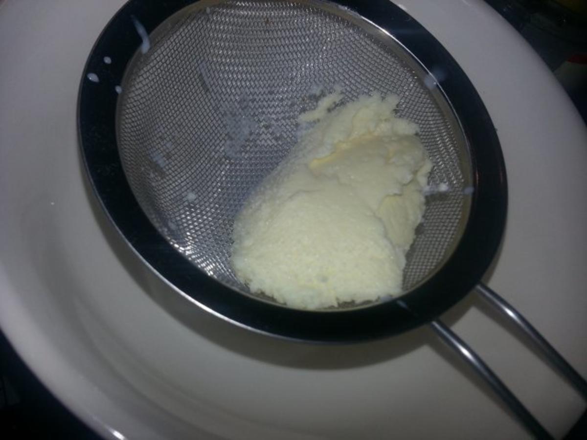 Selbstgemachte Knoblauch Kräuterbutter - Rezept - kochbar.de