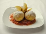 Zwetschgenknödel mit Apfel-Zwetschgen-Sauce - Rezept