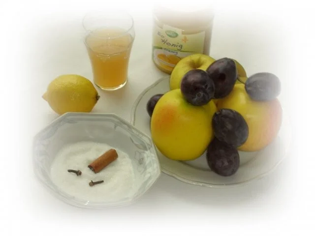 Zwetschgenknödel mit Apfel-Zwetschgen-Sauce - Rezept - Bild Nr. 3