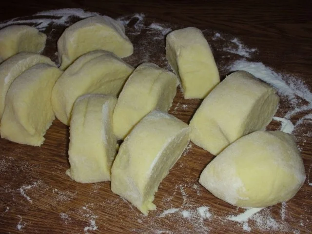 Zwetschgenknödel mit Apfel-Zwetschgen-Sauce - Rezept - Bild Nr. 10