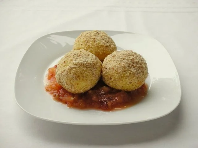 Zwetschgenknödel mit Apfel-Zwetschgen-Sauce - Rezept - Bild Nr. 19