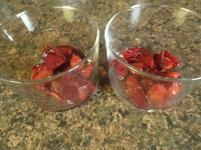 Rotwein - Zwetschgen mit Honig - Milch - Schaum ... - Rezept - Bild Nr. 7